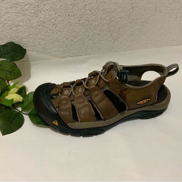 KEEN Newport H2 Waterproof Hike Sandals Mens Size 8.5 /41 Brown- Athletic Shoes